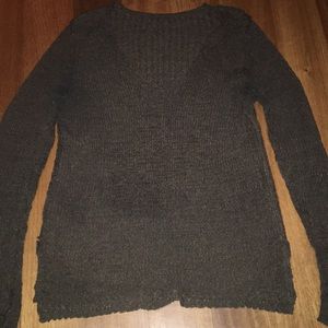 V neck knit shirt